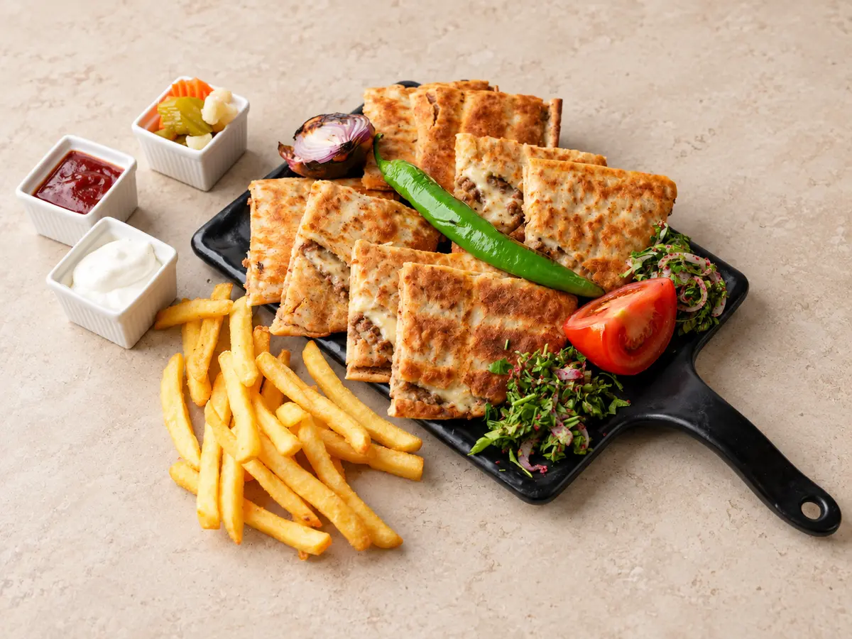 ماعون عرايس بالجبنة
